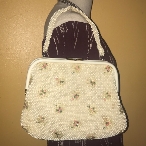 Handbags - Vintage purse beaded interior & exterior